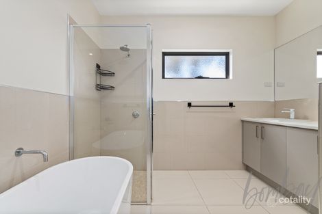 Property photo of 1 Ludeman Drive Wollert VIC 3750