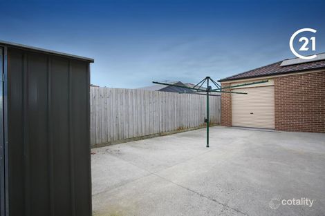 Property photo of 22 Dunferline Crescent Cranbourne VIC 3977