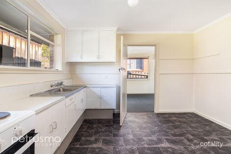 Property photo of 19 Henley Street Lindisfarne TAS 7015