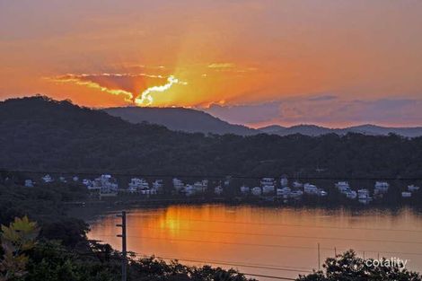 Property photo of 3 Karoola Street Brooklyn NSW 2083