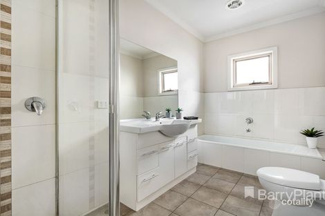 Property photo of 2/55 Lincoln Drive Bulleen VIC 3105