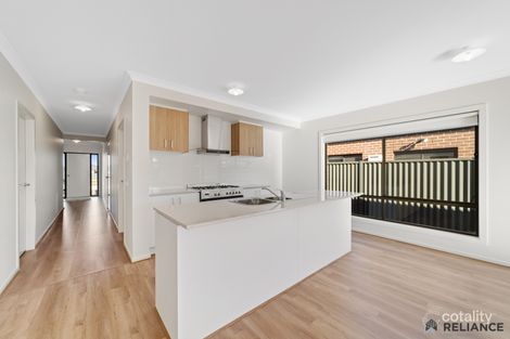 Property photo of 25 Runcorn Crescent Strathtulloh VIC 3338