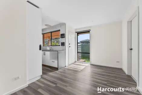 Property photo of 27 Hallam Road Hampton Park VIC 3976