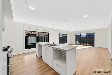 Property photo of 25 Runcorn Crescent Strathtulloh VIC 3338