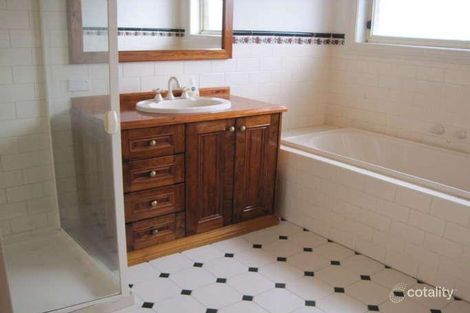 Property photo of 8 Blacksmith Drive Attwood VIC 3049