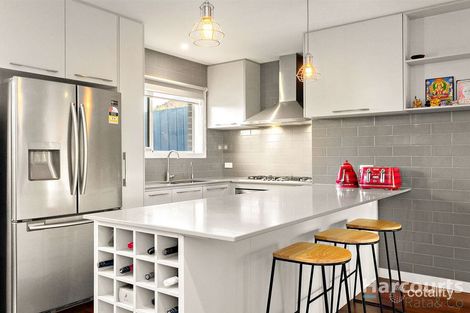 Property photo of 2/30 Prince Andrew Avenue Lalor VIC 3075