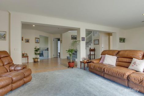 Property photo of 25 Cherry Tree Lane Narre Warren VIC 3805