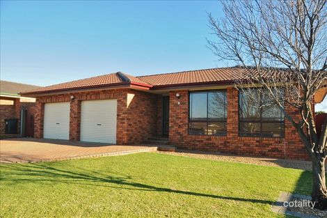 Property photo of 3 Gasnier Place Dubbo NSW 2830