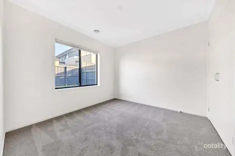 Property photo of 30 Evison View Werribee VIC 3030