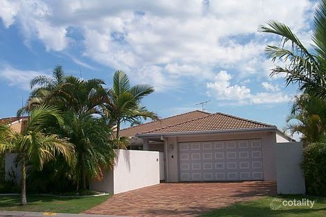 32 Pebble Beach Dr, Runaway Bay, QLD 4216