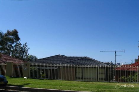 Property photo of 17 Beveles Avenue Unanderra NSW 2526