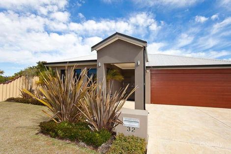Property photo of 32 Courtland Crescent Redcliffe WA 6104