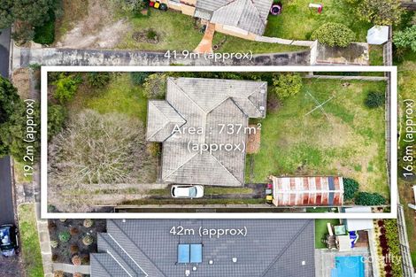 Property photo of 12 Illuka Crescent Mount Waverley VIC 3149