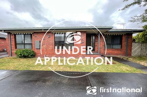 1/2 Warwickshire Ct, Narre Warren, VIC 3805