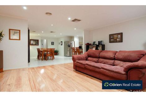 Property photo of 8 Chin Court Berwick VIC 3806