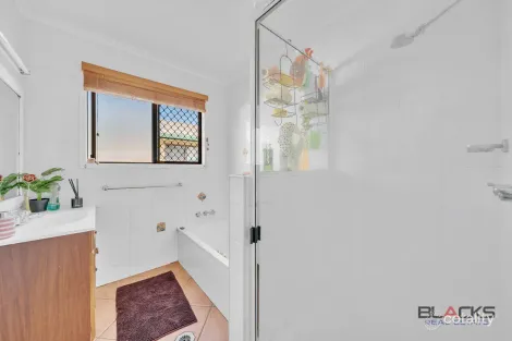 Property photo of 9 Morse Street Emerald QLD 4720