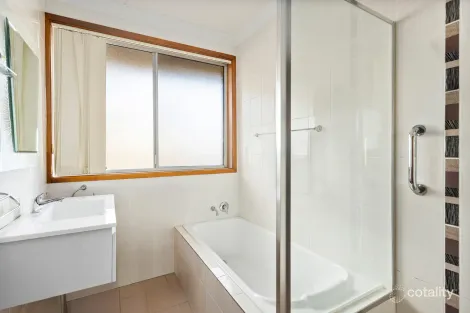 Property photo of 1 Gellatly Avenue Figtree NSW 2525