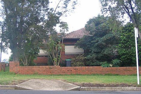 83 Chaseling St, Greenacre, NSW 2190