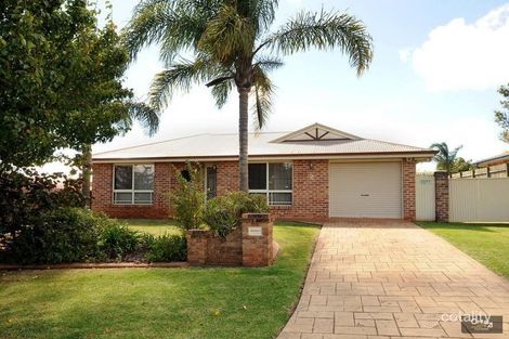 5 Gainsborough Dr, Glenvale, QLD 4350