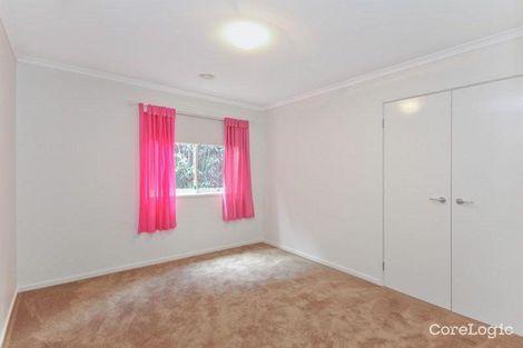 Property photo of 10 Dione Mews Wandana Heights VIC 3216