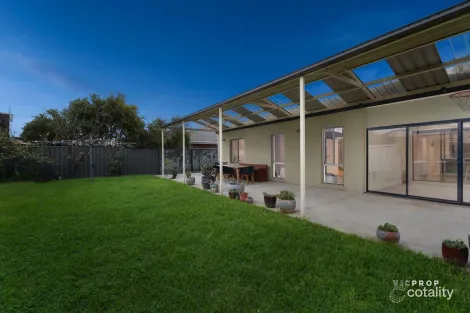 Property photo of 1 Hasluck Gardens Point Cook VIC 3030