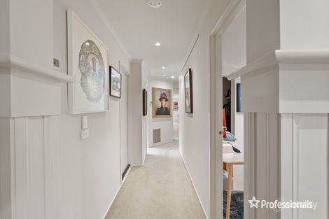 Property photo of 3 Whitmore Place Hillside VIC 3037