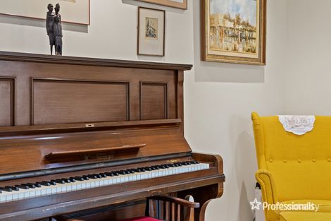 Property photo of 3 Whitmore Place Hillside VIC 3037