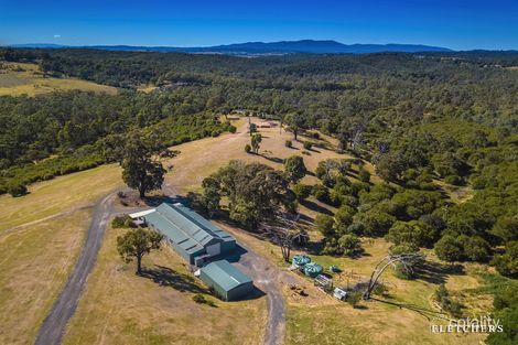 10 Calwell Rd, Kangaroo Ground, VIC 3097