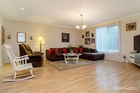 Property photo of 6 Holcolme Street Caroline Springs VIC 3023