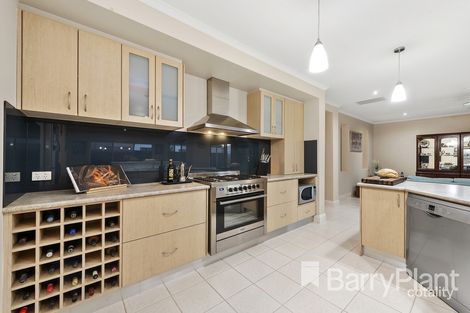 Property photo of 20 Connewarre Close Manor Lakes VIC 3024