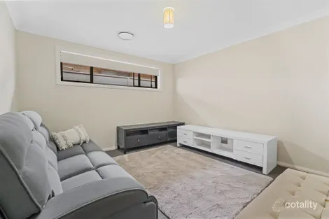 Property photo of 32 Pekin Street Spring Farm NSW 2570