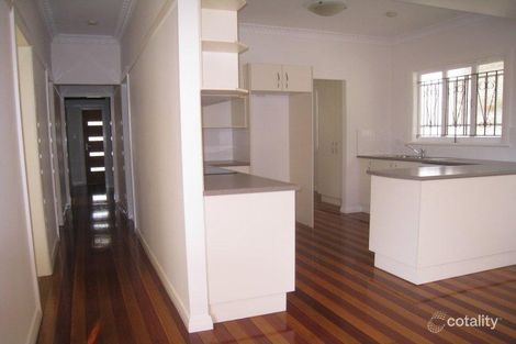 Property photo of 8 Weal Avenue Tarragindi QLD 4121