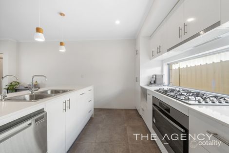 32a Glyndebourne Ave, Thornlie, WA 6108