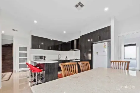 Property photo of 4 Cheviot Drive Truganina VIC 3029
