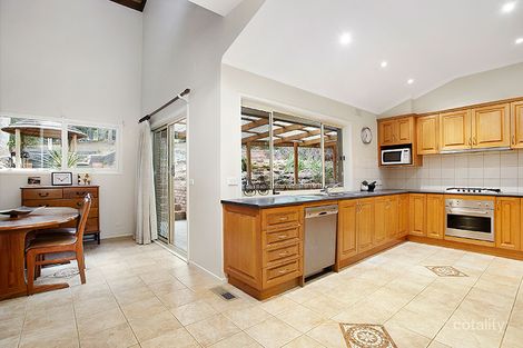 Property photo of 32 Orchard Avenue Eltham North VIC 3095