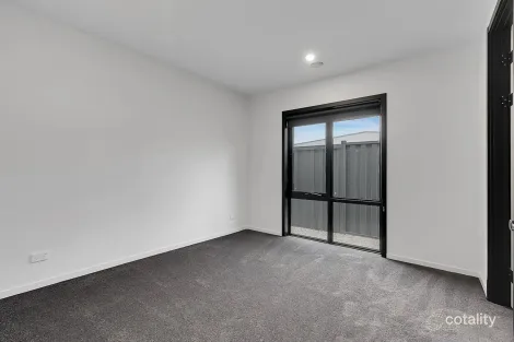 Property photo of 3 Jules Way Pakenham VIC 3810