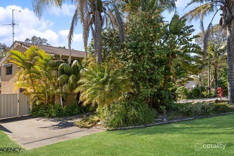 Property photo of 32 Seabreeze Parade Green Point NSW 2428