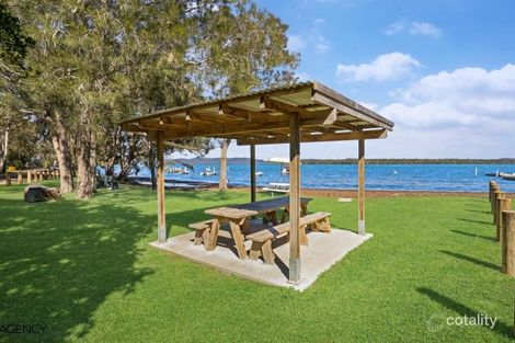 Property photo of 32 Seabreeze Parade Green Point NSW 2428