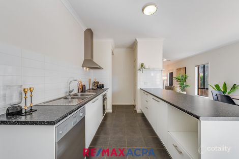 Property photo of 17 Florentino Parade Point Cook VIC 3030