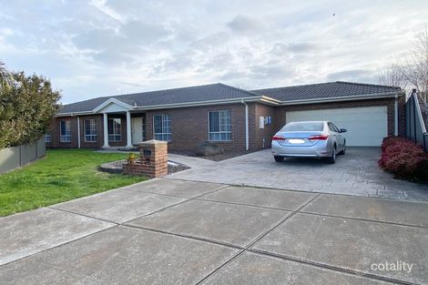 Property photo of 12 Maculata Place Manor Lakes VIC 3024