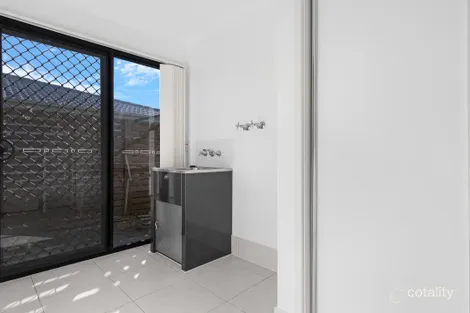 Property photo of 44 Lady Penrhyn Drive Eli Waters QLD 4655