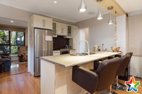 Property photo of 6 Dryden Concourse Mooroolbark VIC 3138