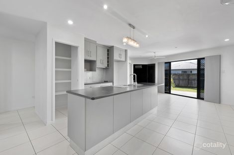 Property photo of 11 Lancaster Way Ooralea QLD 4740