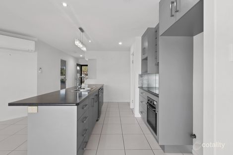 Property photo of 11 Lancaster Way Ooralea QLD 4740