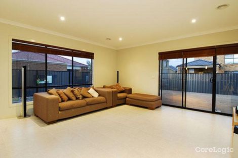 Property photo of 10 Heysen Mews Point Cook VIC 3030