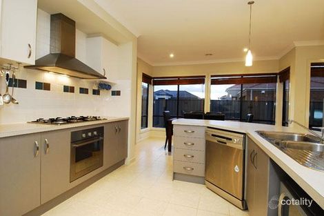 Property photo of 10 Heysen Mews Point Cook VIC 3030