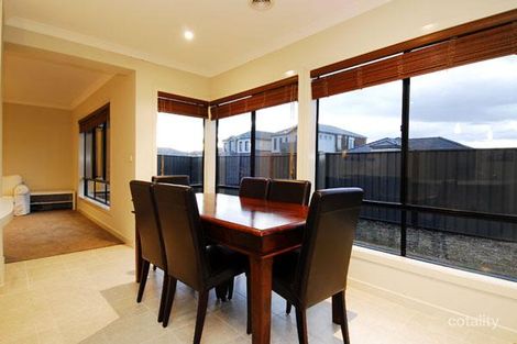 Property photo of 10 Heysen Mews Point Cook VIC 3030