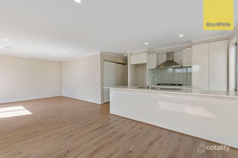 Property photo of 8 Weymouth Grange Narre Warren VIC 3805