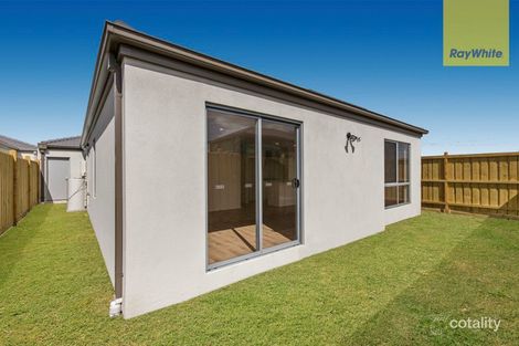 Property photo of 8 Weymouth Grange Narre Warren VIC 3805