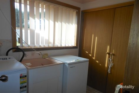 Property photo of 2/32 Pineview Circuit Young NSW 2594